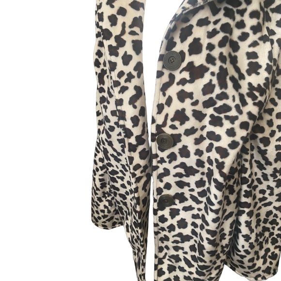 Cheetah Leopard Fleece Cape with a satin emerald green lining Size XL - Picture 3 of 12